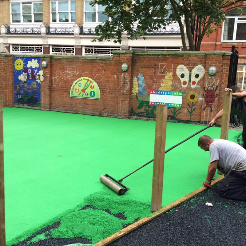 Wetpour Playground in Barnet